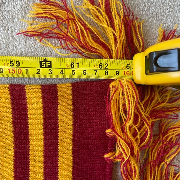 Ultimate HARRY POTTER GRYFFINDOR Winter Set. None worn. Thick and warm. - Picture 7 of 9
